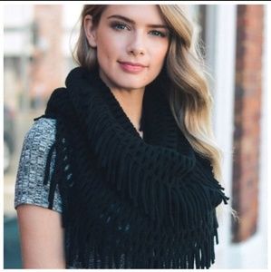 🆕🏷️ Black Boho Fringe Knit Infinity Scarf
